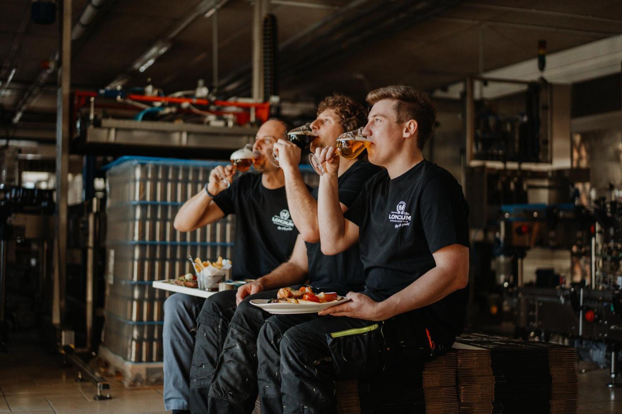 Bierhotel Loncium & Privatbrauerei Kotschach-Mauthen ภายนอก รูปภาพ