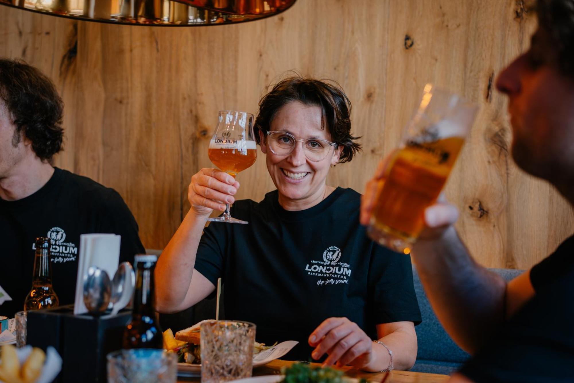 Bierhotel Loncium & Privatbrauerei Kotschach-Mauthen ภายนอก รูปภาพ
