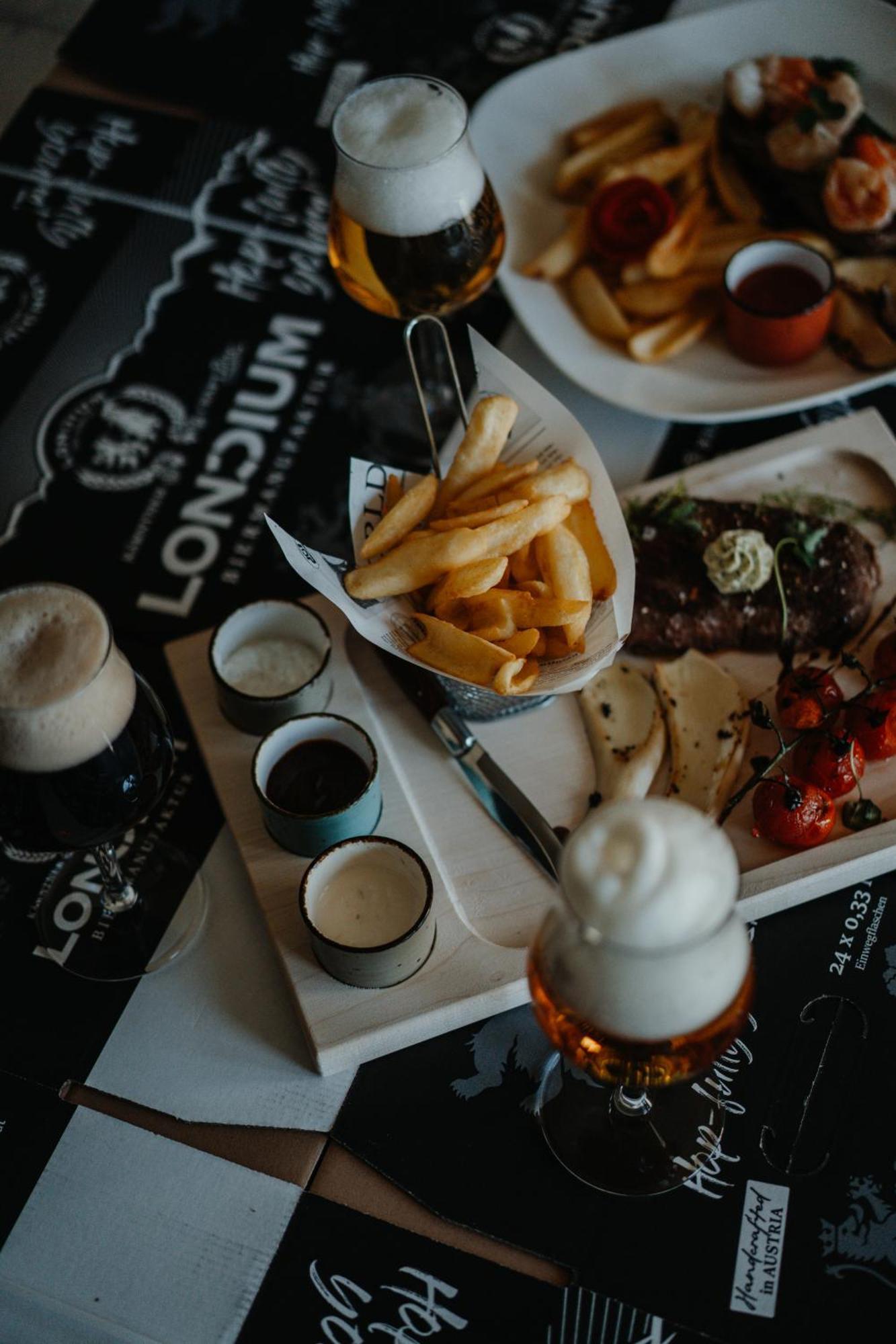 Bierhotel Loncium & Privatbrauerei Kotschach-Mauthen ภายนอก รูปภาพ