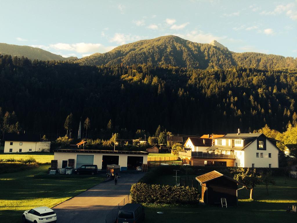 Bierhotel Loncium & Privatbrauerei Kotschach-Mauthen ภายนอก รูปภาพ